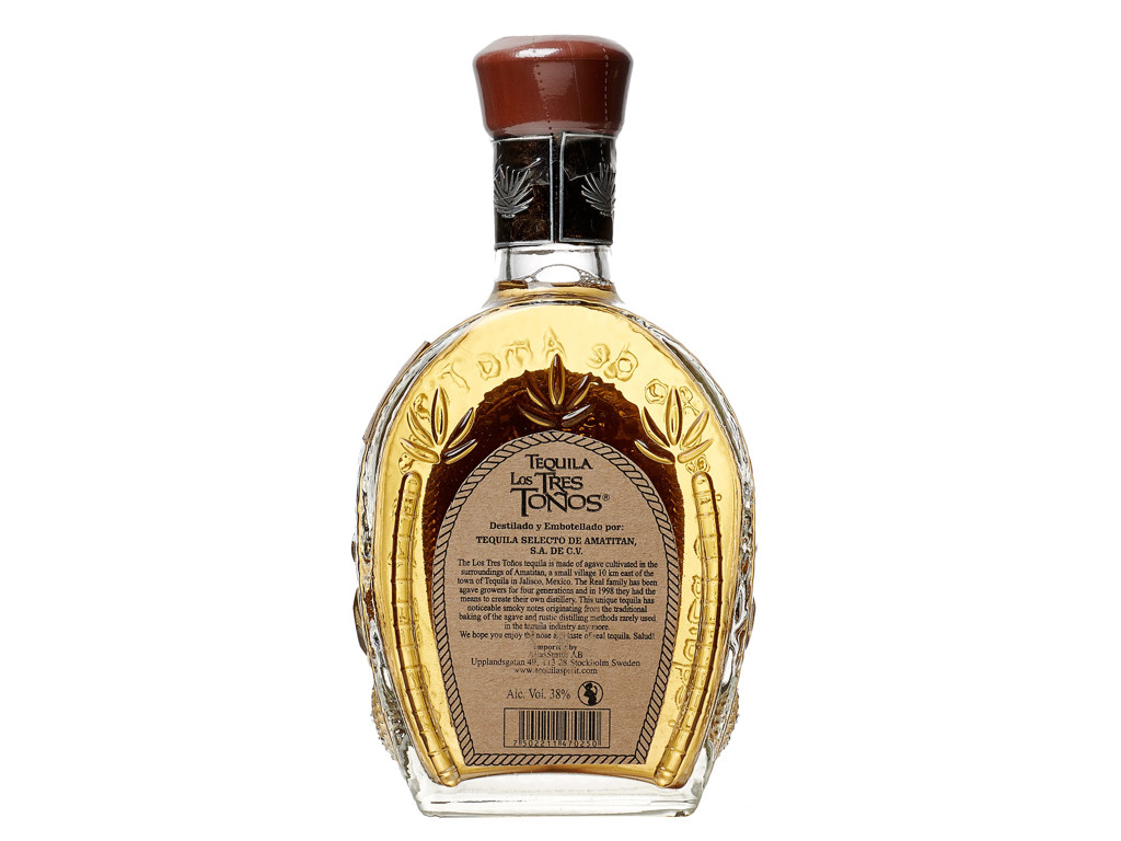 Los Tres Toños Añejo